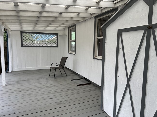 Building Photo - 540 Tangent St