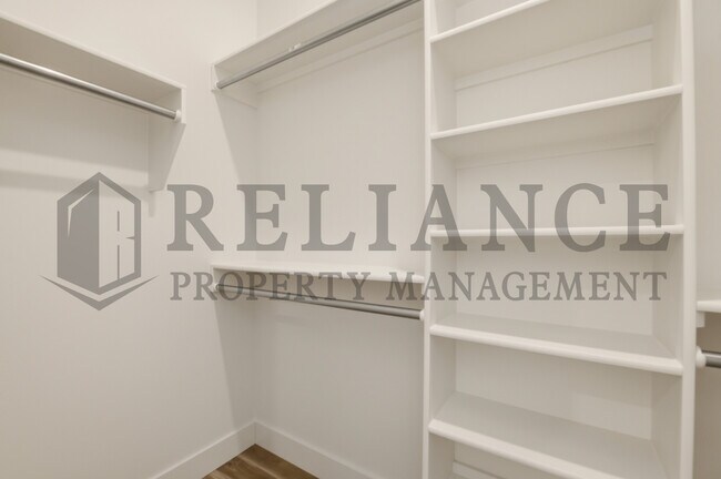 Building Photo - 601 Elmwood St