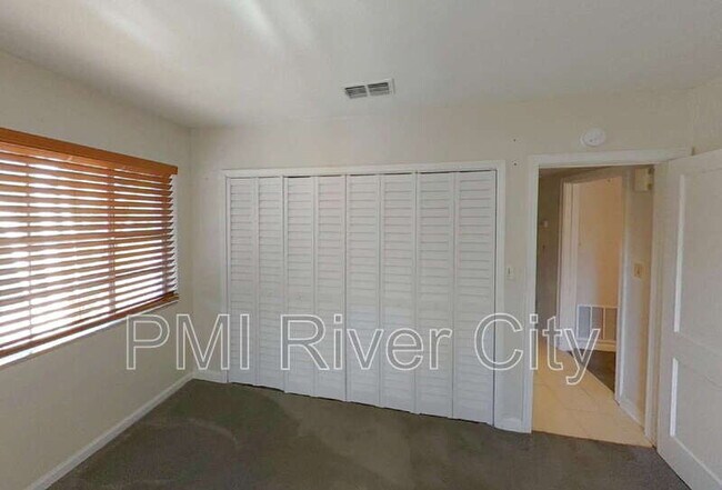 Building Photo - 1414 Glengarry Rd