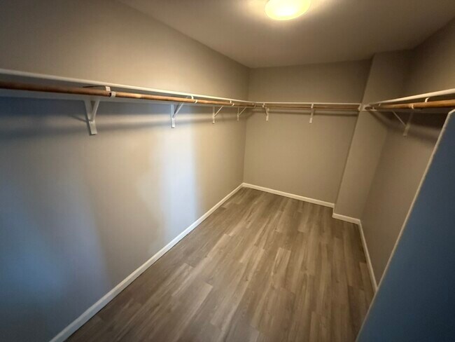 Building Photo - 94 Venus Court