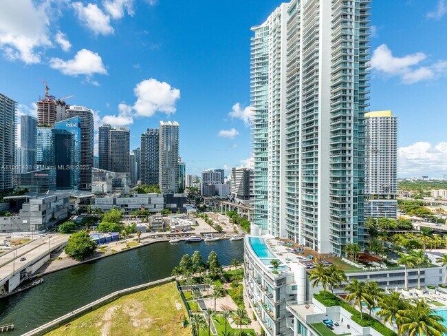 Building Photo - 350 S Miami Ave