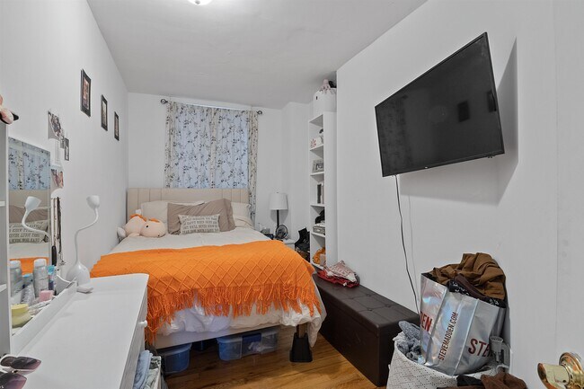 Building Photo - 1038 Willow Ave