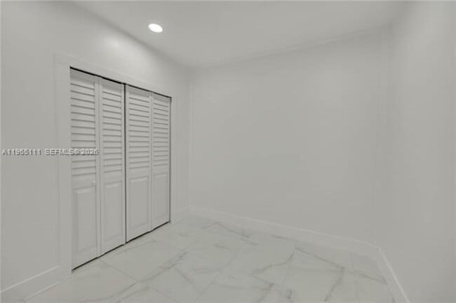 Building Photo - 536 NW 25th Ave