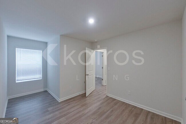 Building Photo - 528 Ivy Brook Way