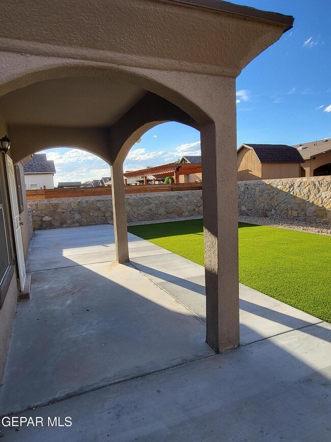 Building Photo - 14681 Spanish Point Dr