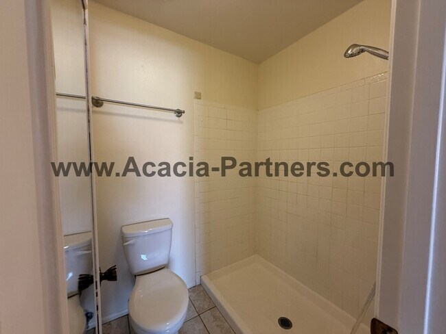 Building Photo - Two Bedroom on East Side