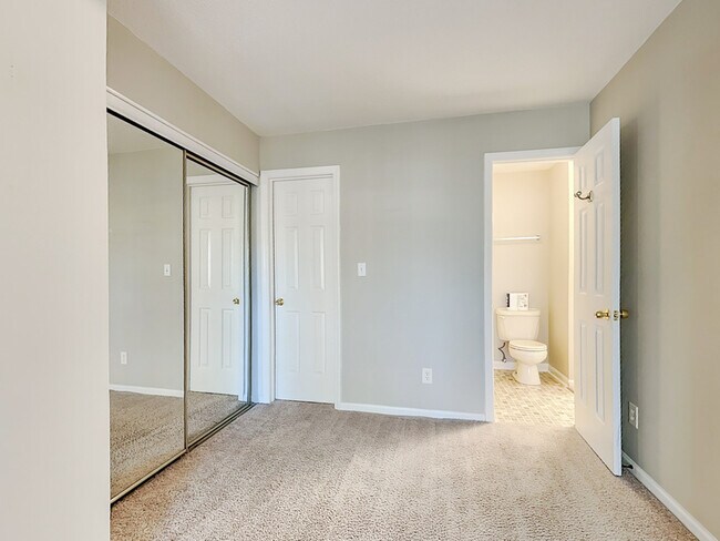 Building Photo - 8155 Cedar Glen Dr