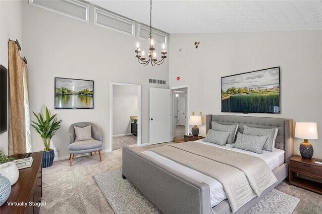 Building Photo - 2420 Castle Ln NE