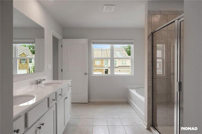 Building Photo - 3080 Greyton Dr