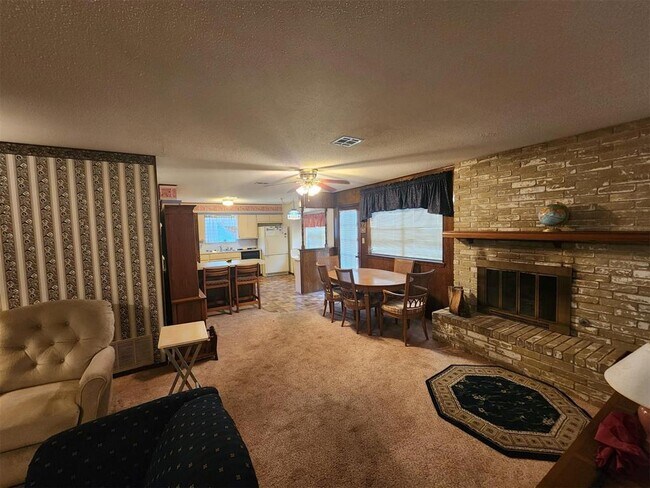 Building Photo - 1313 Whippoorwill Dr