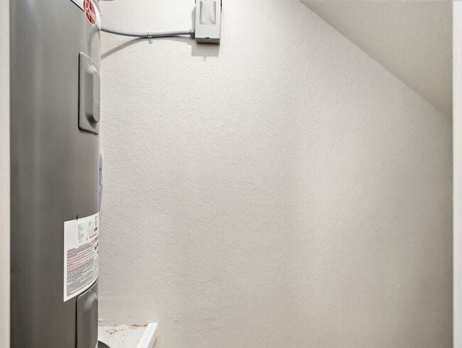 Building Photo - Stylish 3-Bedroom Duplex with Granite Finishes & Private Patio