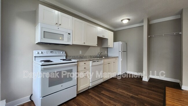 Building Photo - 1258 10th St N