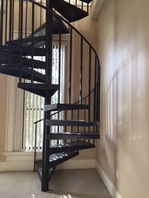 Building Photo - 440 Hopkins St