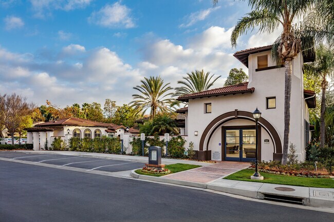 Building Photo - Laurel Canyon Apartment Homes
