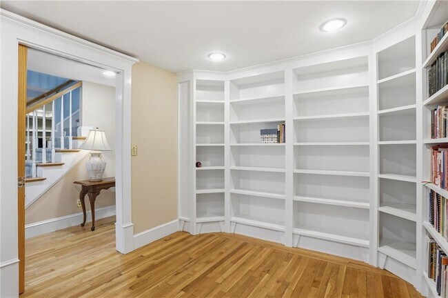 Building Photo - 97 Kenson Dr