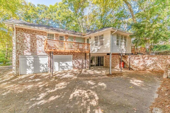 Building Photo - 3911 Ivy Rd NE