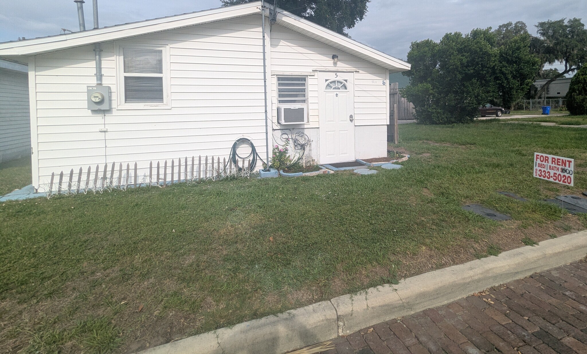 Building Photo - 120 S Fortner Ave