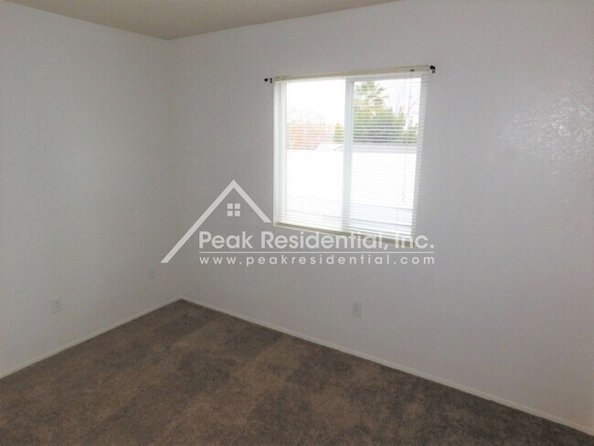 Building Photo - Fig130