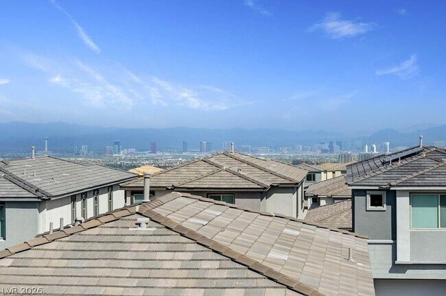 Building Photo - 1550 Rock Kestrel St