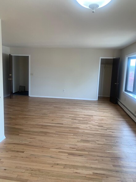 Building Photo - 615 McCandless Pl