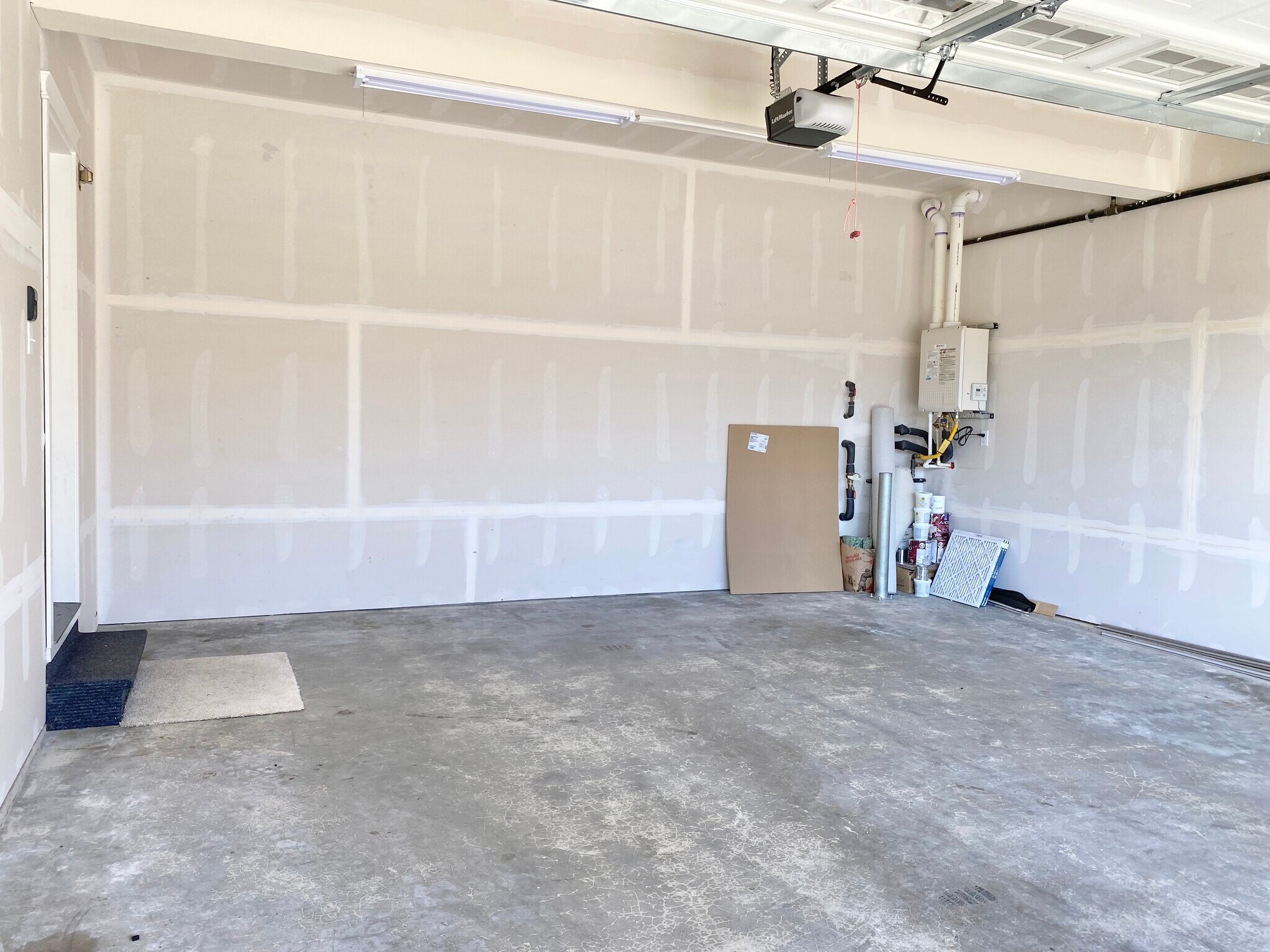 Building Photo - 2230 Hidden Creek Ct