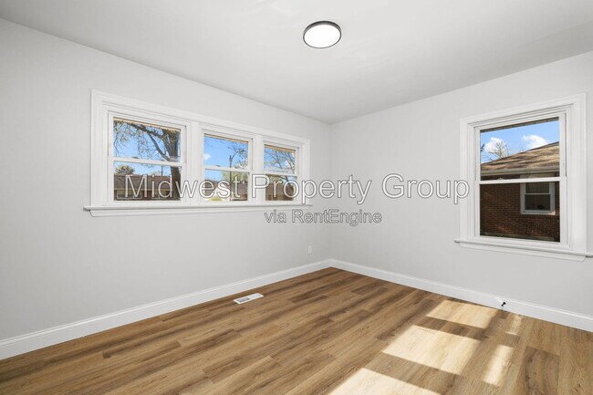Building Photo - 1410 St Bernadette Ln