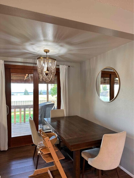 Building Photo - 712 25th Ave NE