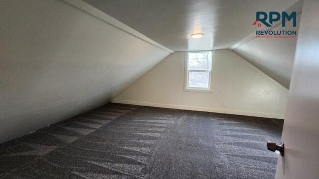 Building Photo - "Charming 3-Bed in Ogden: Spacious 1104 Sq Ft Living!"