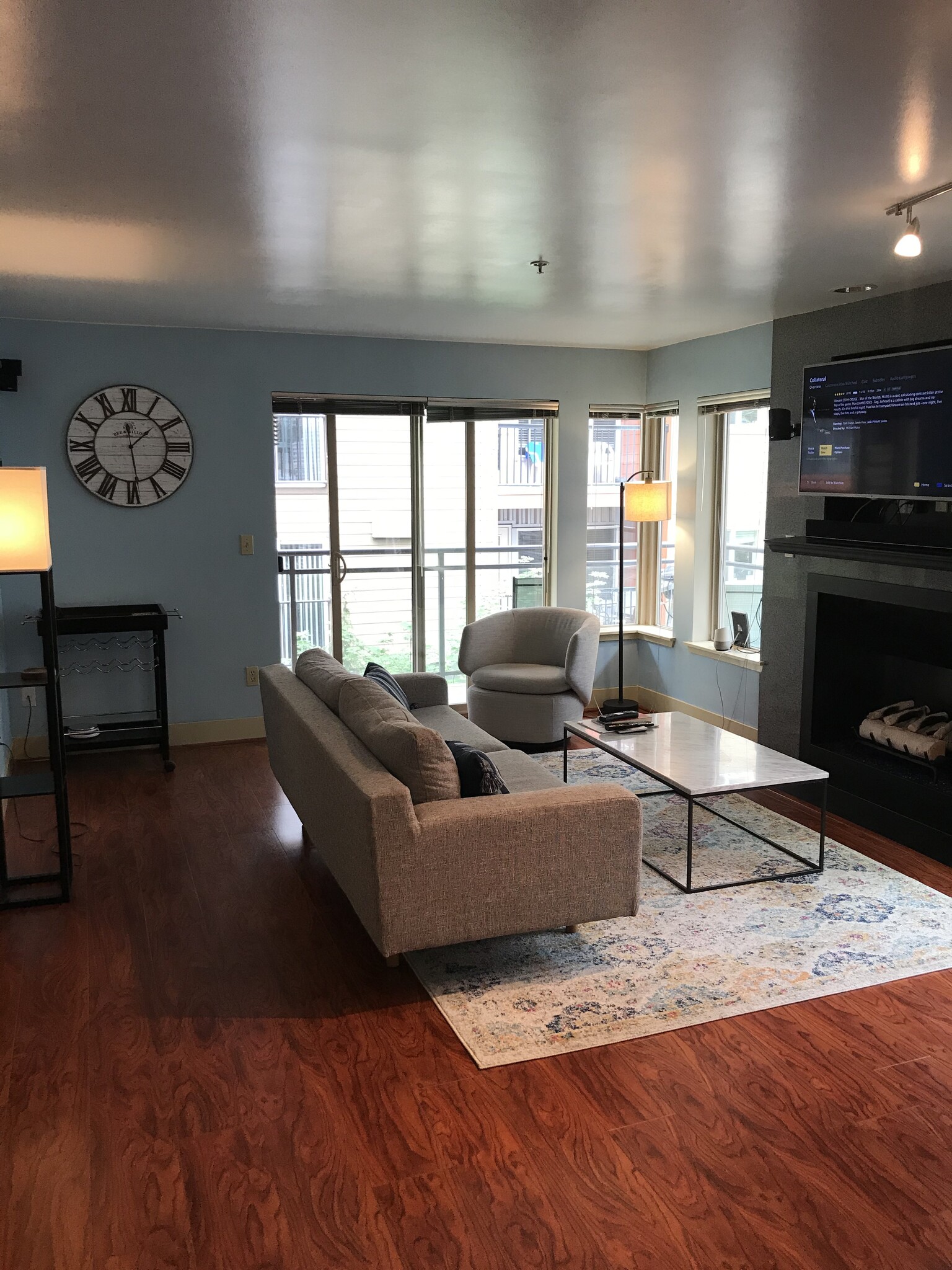 Living Room - 1550 Eastlake Ave E #306