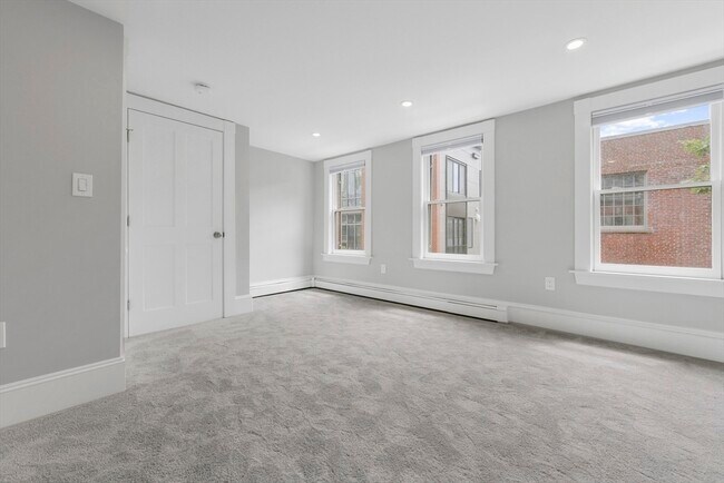 Building Photo - 49 Winchester St