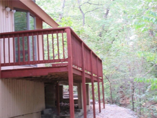 Building Photo - 2907 Summit Dr