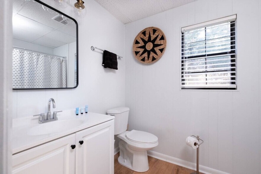 Building Photo - 18160 High Springs Main St