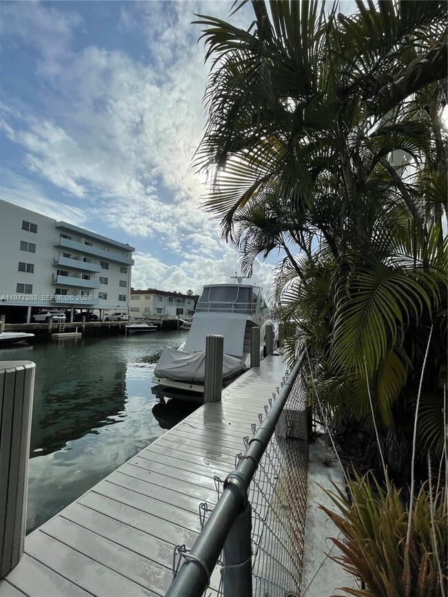 Building Photo - 3868 NE 169th St