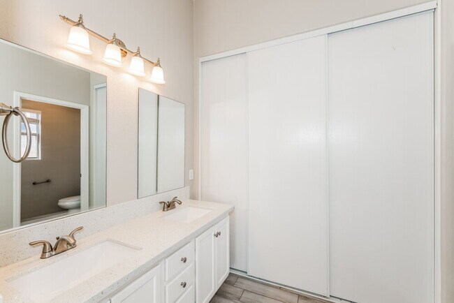 Building Photo - 601 Tobble Creek Ct