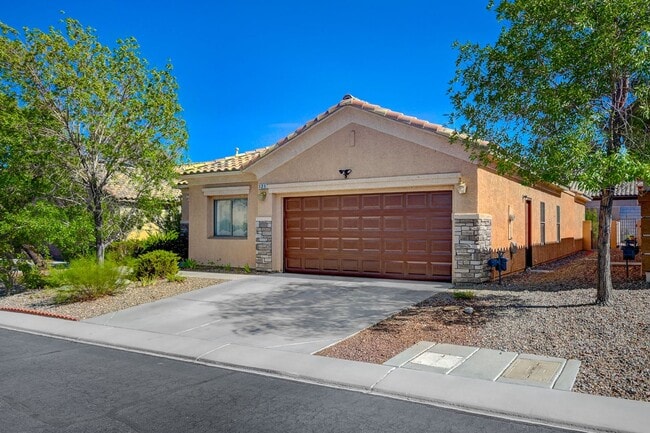 Building Photo - 121 Chatara Way