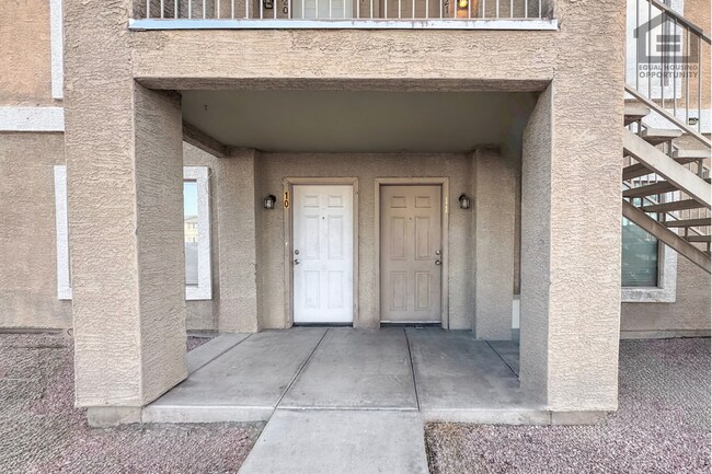 Building Photo - 2 Bed/1 bath Downstairs Apartment at 40th St/Bell Rd