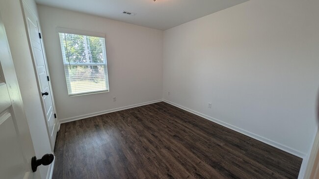 Building Photo - 720 Short Leaf Ln
