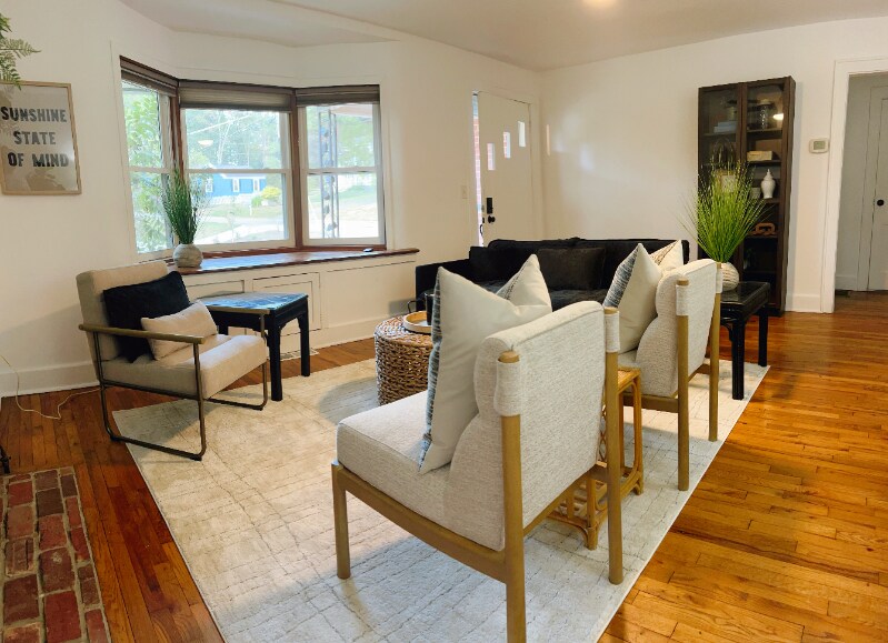 Building Photo - 102 Church St