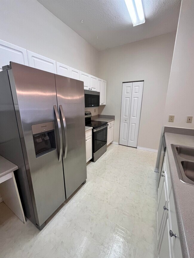 Building Photo - 21207 Harbour Vista Cir