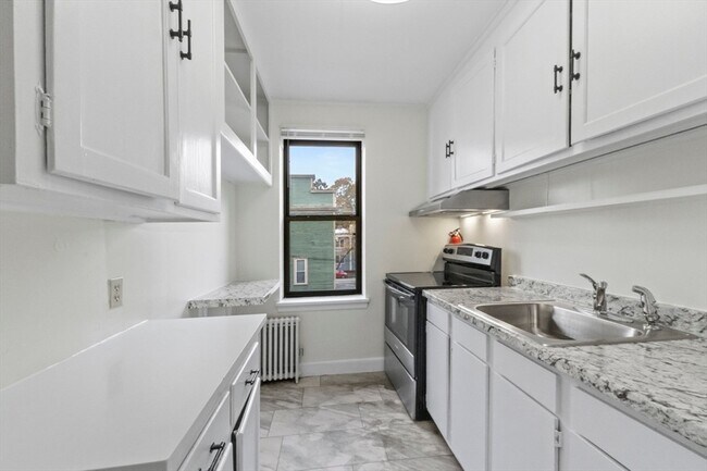 Building Photo - 38-40 Cedar Street Unit 243