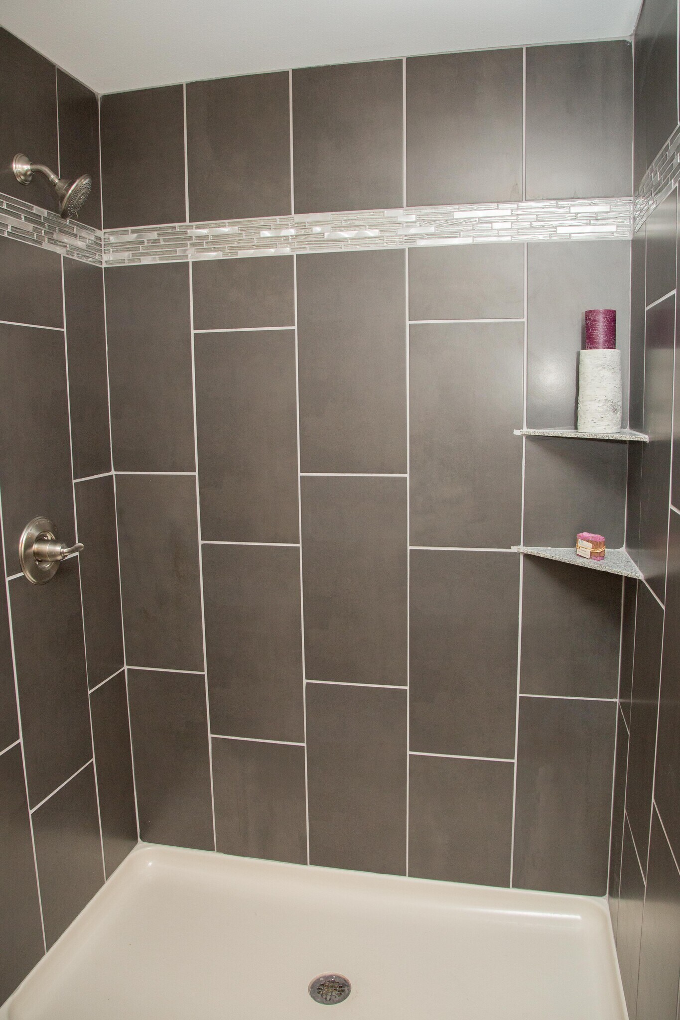 Primary bedroom shower - 6353 Pawnee Ln