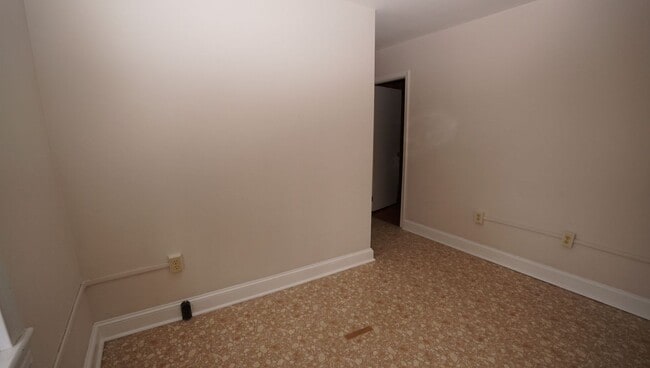 Building Photo - 14 Tallman St