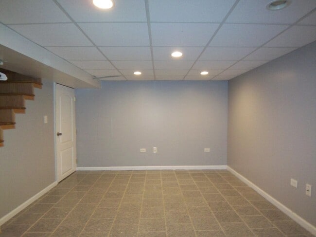 Building Photo - 2071 Danbury Pl