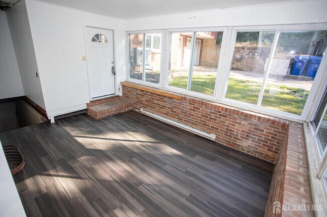 Building Photo - 32 Heston Ave