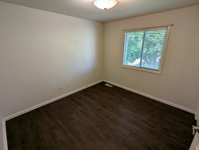 Building Photo - 12396 W Driftwood Dr