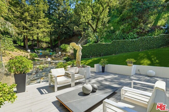 Building Photo - 2350 Benedict Canyon Drive