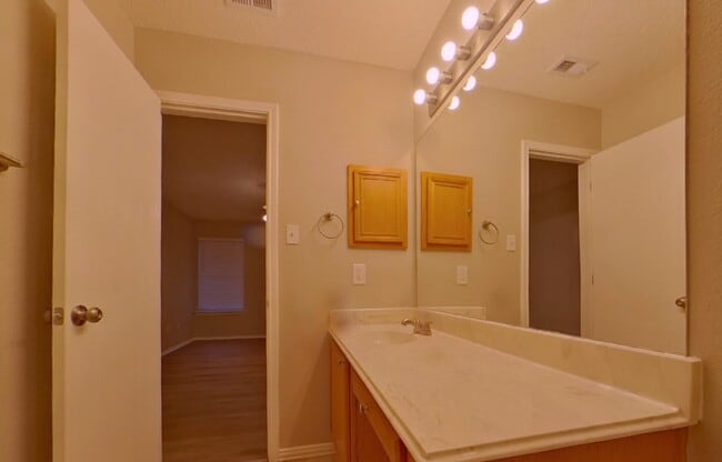 Building Photo - Designed for Living Well: Stunning 3-Bedroom Family Home