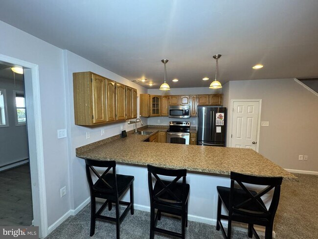 Building Photo - 832 Woodchuck Ln