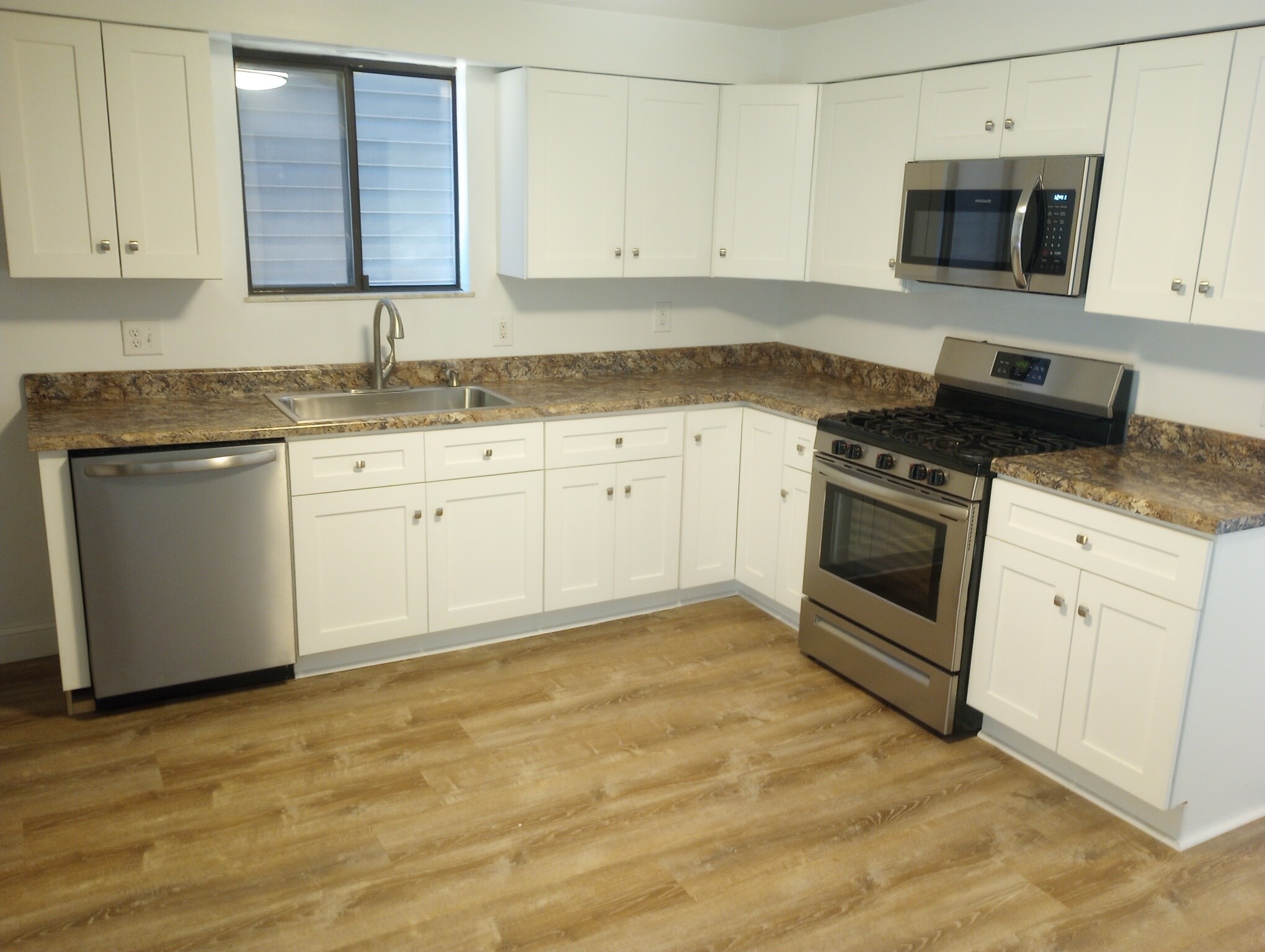 Building Photo - 1808 Mary St