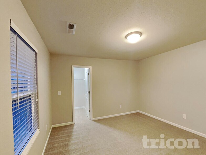 Building Photo - 4217 Piedmont Farms Way